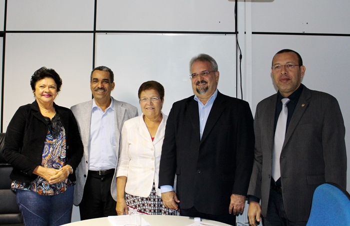 Membros da Comissão de Direitos Humanos da Alba participam de reunião na Secretaria de Justiça