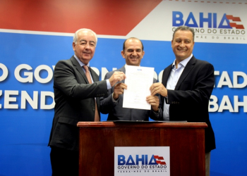 Consórcio da Bacia do Jacuípe assina convênio com o Governo para realização de serviços de manutenção de estradas