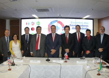 Governadores do Nordeste divulgam carta após encontro na Bahia