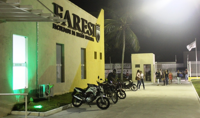 Com dois novos cursos FARESI inicia campanha do Vestibular 2017.2