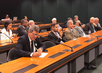 Deputado Gika Lopes vai a Brasília discutir a situação do cacau e da celulose na Bahia