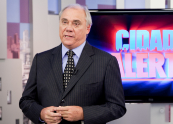 Record anuncia em chamada que Marcelo Rezende enfrenta ‘maior desafio da vida’