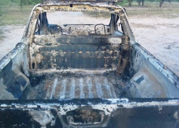 Carro tomado de assalto de gerente de distribuidora de gás é incendiado