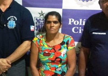 Mulher é presa por queimar mãos de criança devido a ‘mau comportamento’