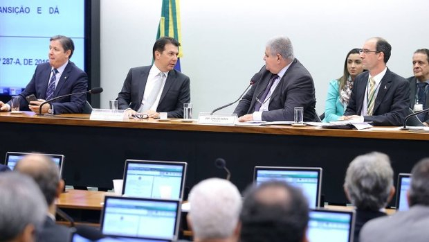 Reforma da Previdência é aprovada na comissão com uma só mudança