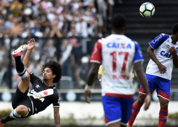 Jean brilha no São Januário, mas não evita primeira derrota do Bahia para o Vasco no Brasileiro
