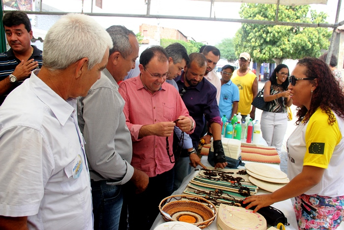 Sucesso na abertura, FEIRAFES movimenta a cidade de Valente neste sábado e fecha com grande leilão