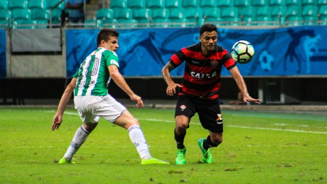 Vitória perde na Fonte Nova para o Coritiba e pode terminar rodada na lanterna