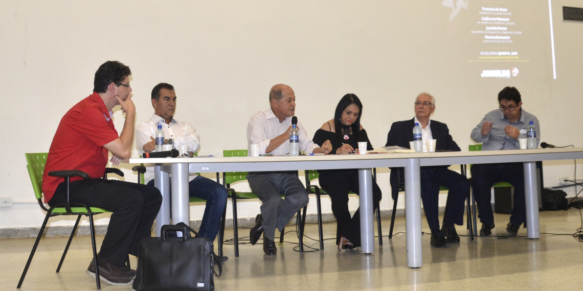 Prefeitos e ex-prefeitos se reunem para discutir as administrações petistas na Bahia