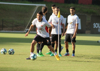 Na estreia de Gallo, Vitória busca superar o São Paulo no Morumbi