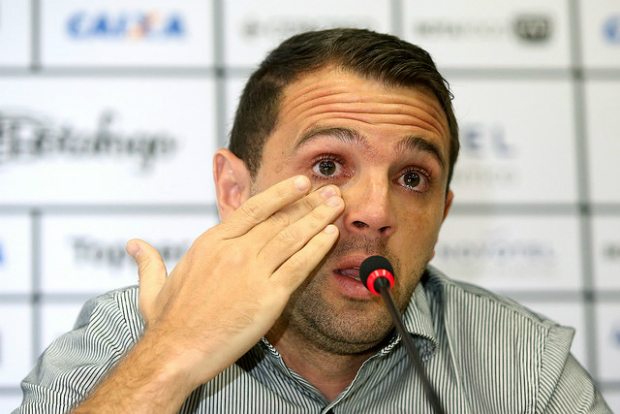 Após nova lesão, Montillo se aposenta: ‘Meu corpo avisou que eu não ia ficar 100%’