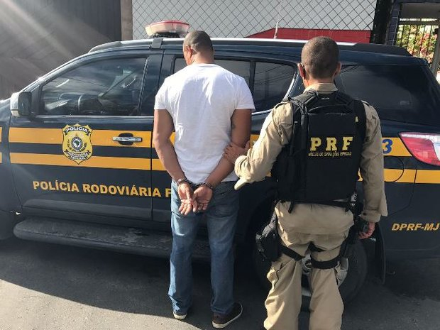 Policial civil é preso suspeito de integrar quadrilha de roubo de carga