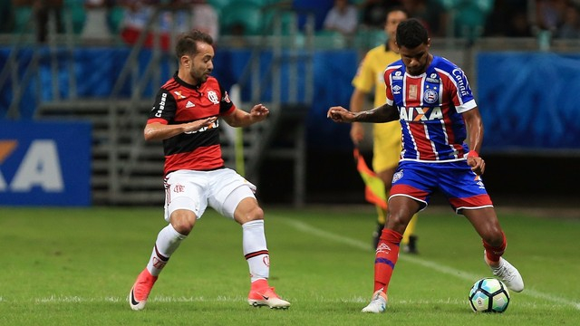 Bahia com um jogador a menos perde para o Flamengo por 1 a 0 e entra na zona de rebaixamento