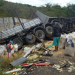 Três morrem após batida entre caminhão e carreta na BR 242 próximo a Seabra