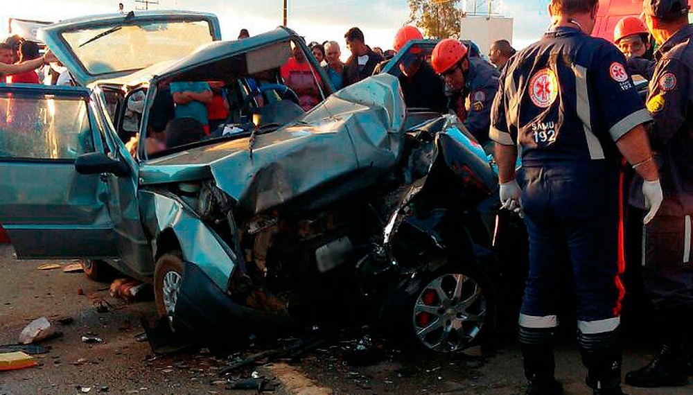 Casal de idosos morre e quatro pessoas ficam feridas em acidente na BR-116