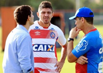Com retorno de Edson, Bahia divulga lista de relacionados para jogo contra o Grêmio