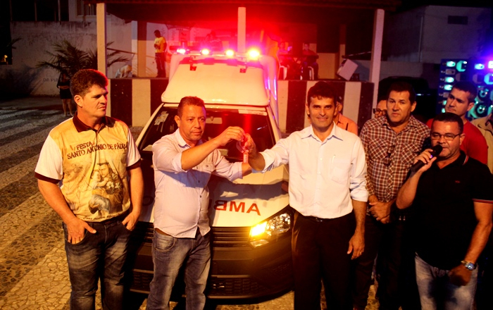 Retirolândia: prefeito apresenta nova ambulância e anuncia as atrações do São Pedro