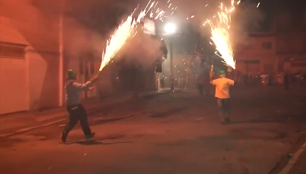 Justiça veta ‘guerra de espadas’ em Senhor do Bonfim e suspende lei que torna prática patrimônio cultural
