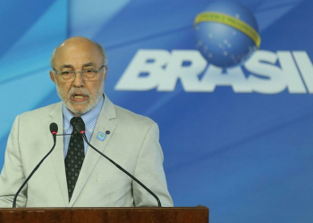 Ministro interino da Cultura se antecipa a Temer e pede demissão