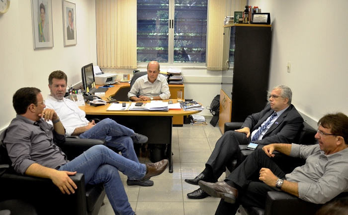 Deputado Joseildo busca melhorar cobertura da TIM em Conde