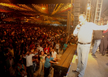 Deputado Federal e presidente estadual do PSDB João Gualberto é vaiado na abertura do São João de Valente (veja o vídeo)