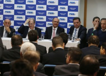 PSDB decide continuar na base de apoio do governo, mas fará avaliações diárias