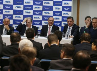 PSDB decide continuar na base de apoio do governo, mas fará avaliações diárias