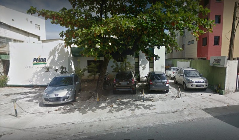 Sede do PMDB é ocupada por indígenas