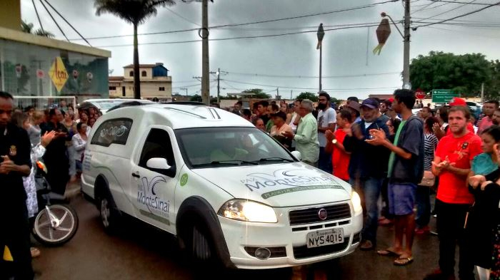 Corpo do músico Airton Lee é sepultado em Euclides da Cunha