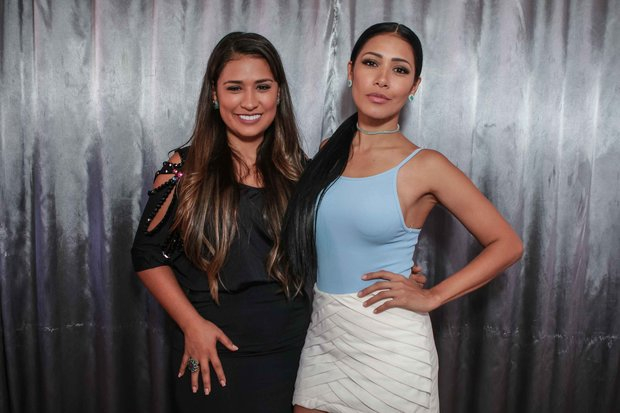 Fã invade palco, derruba Simaria e Simone agride rapaz durante festa de São João na Bahia: ‘Meti a porrada’