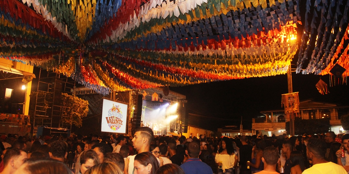 Limão com Mel na primeira noite do São João de Valente atraiu grande multidão