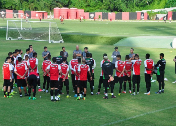Dos oito gols sofridos pelo Vitória na Série A, cinco foram de falhas individuais