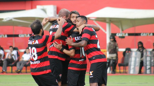 Vitoria vence o Atlético Mineiro no Barradão e deixa lanterna do Brasileirão