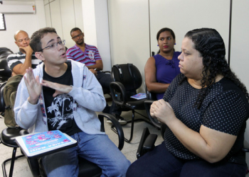 Sinebahia oferece cursos e palestras para pessoas com deficiências