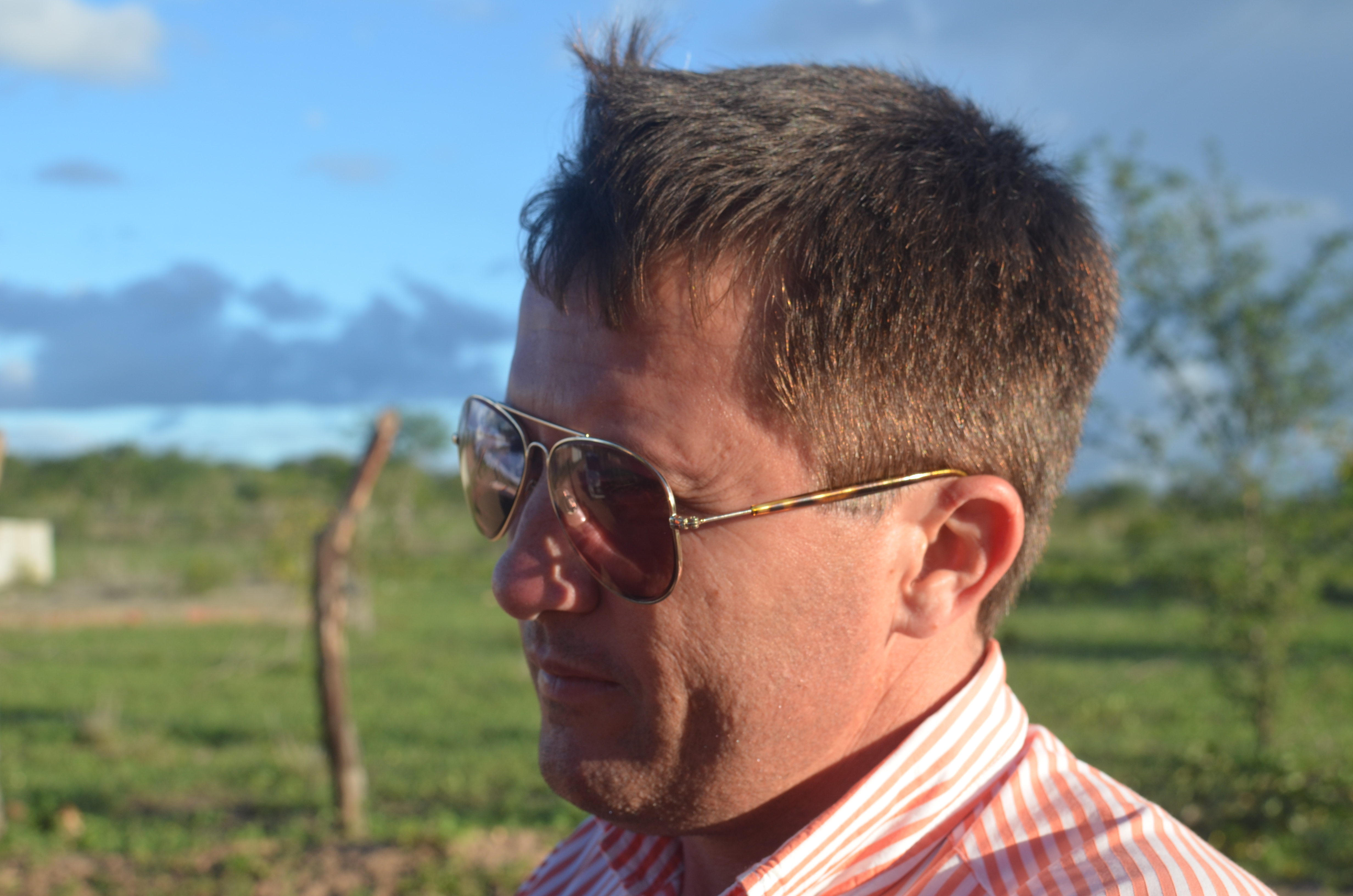 Coité – Deputado Alex da Piatã visita a obra da nova adutora de Aroeira e anuncia extensão de rede para beneficiar outras comunidades