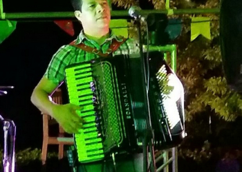 Safoneiro da Estakazero tem carro e instrumentos musicais levados em assalto