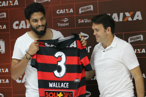 Vitória enfrenta seria dificuldade para montar sistema defensivo para o jogo contra o Palmeiras