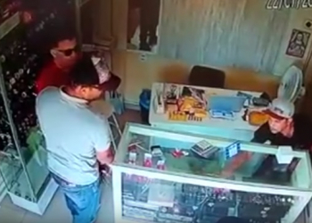 Bandidos assaltam loja de jóias em Irecê e atiram no proprietário (vela o vídeo)