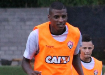 Bruno Ramires deixa o Vitória e acerta com clube de Portugal