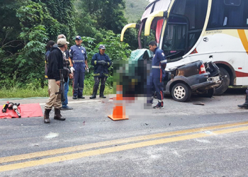 Dois jovens morrem em grave colisão na BA 220