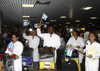 Mais 51 médicos cubanos chegam para trabalhar na Bahia