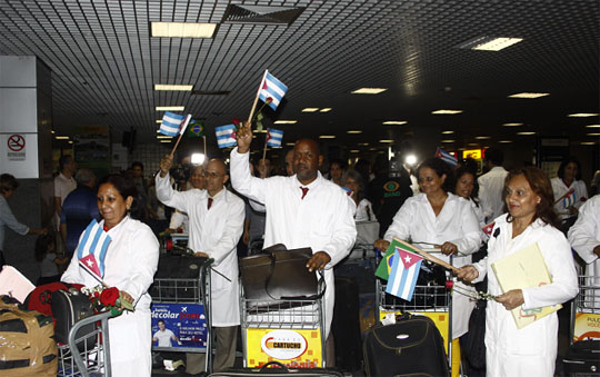 Mais 51 médicos cubanos chegam para trabalhar na Bahia