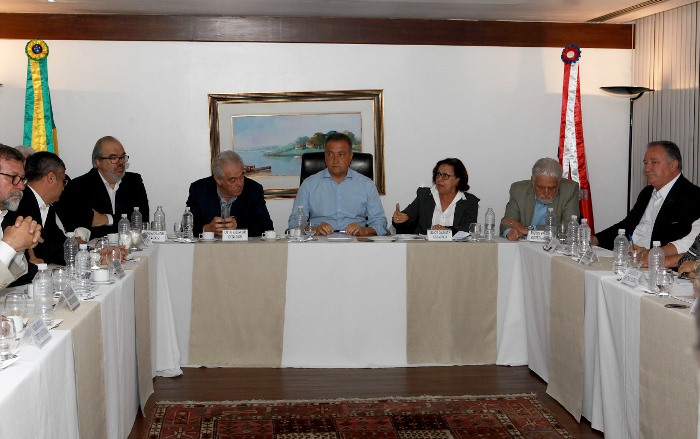 Rui recebe solidariedade de deputados e senadores contra “boicote do Governo Federal”