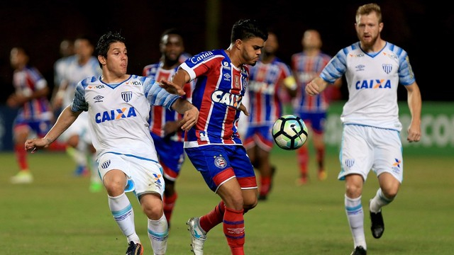 Jogando em casa, Bahia fica no empate com o Avai e torcida vaia