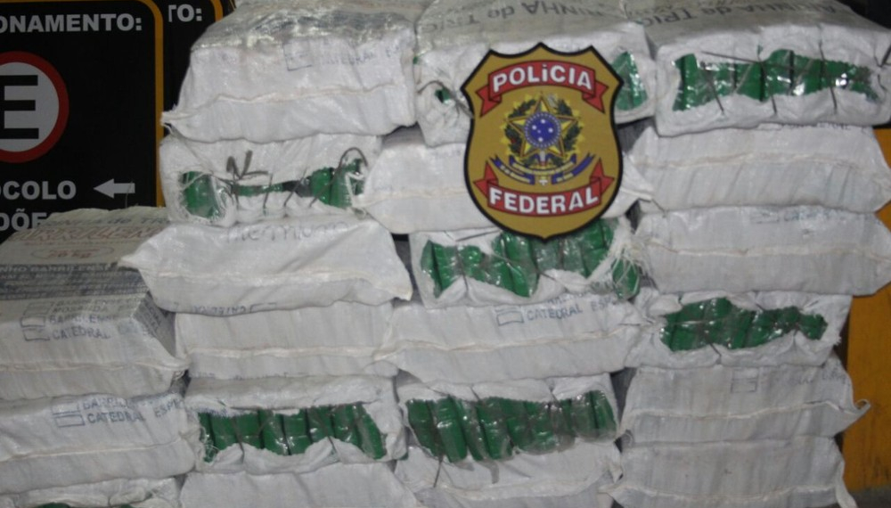 Quase quatro toneladas de maconha são apreendidas em caminhão com carga de cebola em Salvador