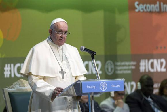 Papa Francisco doa 25 mil euros para o combate à fome na África