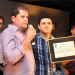 Prefeito entrega titulo de cidadão gavionense a Del Feliz durante festa de São Pedro