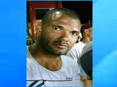 Coité – Foragido depois de esfaquear pedreiro que acabou morrendo no hospital, se apresenta a Delegacia
