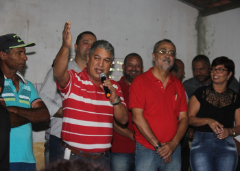 Valente – Ex-prefeito Ismael Ferreira lidera comitiva e inaugura sistema de abastecimento d’água em Itarerú com a presença de dois deputados