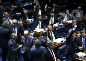 Senado conclui aprovação e reforma trabalhista vai para sanção de Temer